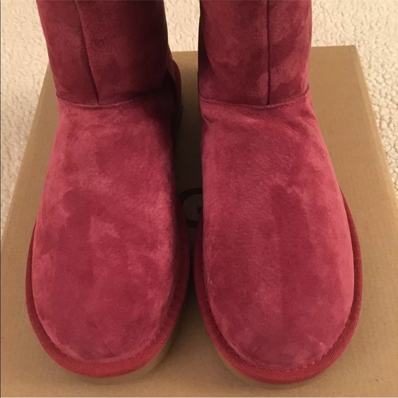 UGG "Remora" Buckle Boots with Crystals - Picture 4 of 8